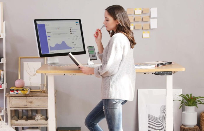 Ergonomic Benefits of Standing Desks