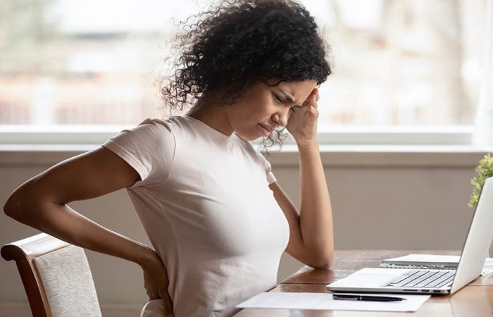 how to properly sit on your desk guide